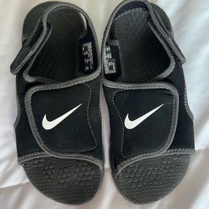 Nike Sunray Sandals Black size 2